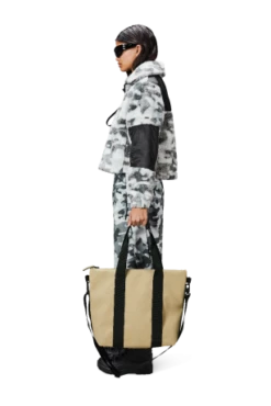 Rains Tote Bag Mini Shoulderbag Sand 5 Rains Tote Bag Mini Shoulderbag Sand -Mode Tassenwinkel 14160 sand women 1