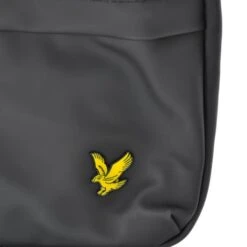Lyle & Scott Coated Hanging Washbag Jet Black -Mode Tassenwinkel 20230216 capture0022