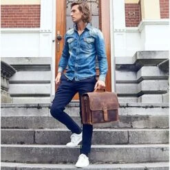 Plevier Retro Newton Laptoptas Vintage 3-Vaks 15.6" Brown -Mode Tassenwinkel 553 2 newton sfeerfoto