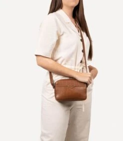 Cowboysbag Big Croco Crossbody Timber Fawn 9 Cowboysbag Big Croco Crossbody Timber Fawn -Mode Tassenwinkel crossbody timber3360 000521 fawn 5