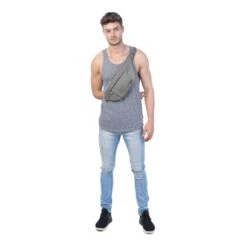 CabinZero Classic 2L Hip Bag Georgian Khaki 9 CabinZero Classic 2L Hip Bag Georgian Khaki -Mode Tassenwinkel cz201802 hip bag georgian khaki male model 3