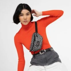 Eastpak Springer Heuptas Eightimals Black -Mode Tassenwinkel ek000074 u99 alt001 uc198670 mlow