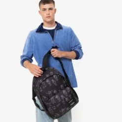 Eastpak Out Of Office Rugzak The Simpsons Black -Mode Tassenwinkel ek000767 7a1 alt004 uc222087 mhigh