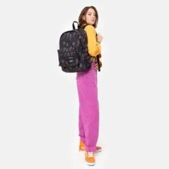 Eastpak Out Of Office Rugzak The Simpsons Black -Mode Tassenwinkel ek000767 7a1 alt008 uc222083 mhigh