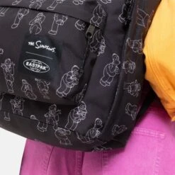 Eastpak Out Of Office Rugzak The Simpsons Black -Mode Tassenwinkel ek000767 7a1 alt013 uc235338 mhigh
