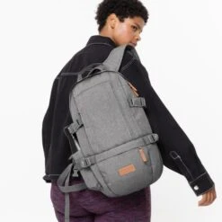 Eastpak Floid Rugzak CS Sunday Grey 13 Eastpak Floid Rugzak CS Sunday Grey -Mode Tassenwinkel ek0a5bci 0b3 alt001 uc215770 mhigh