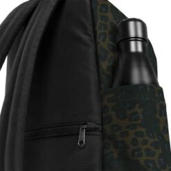 Eastpak Day Pak'r S Small Rugzak Funky Leopard 8 Eastpak Day Pak'r S Small Rugzak Funky Leopard -Mode Tassenwinkel ek0a5bg5 4e4 alt007 uc226493 mhigh