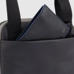 Piquadro Urban IPad 10.5"/ IPad 9.7" Crossbody Bag Black/Grey Blue -Mode Tassenwinkel imagetostl.com ca1816ub00 ngr dett4