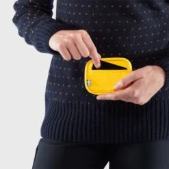 Fjallraven Fjällräven Kanken Card Wallet Spicy Orange -Mode Tassenwinkel kanken card wallet 23780 141 i detail fjr