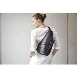 The Healthy Back Bag Leather S Black 14 The Healthy Back Bag Leather S Black -Mode Tassenwinkel leathers bk 1