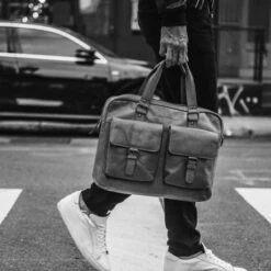 Chesterfield George Laptoptas 15" Black 13 Chesterfield George Laptoptas 15" Black -Mode Tassenwinkel leren laptoptas zwart george 1