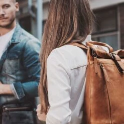 Chesterfield Dali Rugzak Black 11 Chesterfield Dali Rugzak Black -Mode Tassenwinkel leren rugzak cognac dali 1