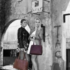 Chesterfield Flint Schoudertas Cognac -Mode Tassenwinkel leren schoudertas bruin manon 5