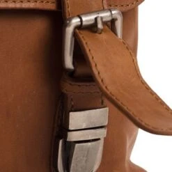 Chesterfield Jules Schoudertas Cognac -Mode Tassenwinkel leren schoudertas cognac jules 2
