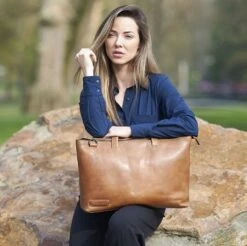 Plevier Rutland Dames Laptop Tote Bag 15.6" Cognac -Mode Tassenwinkel plevier 709 3 rutland