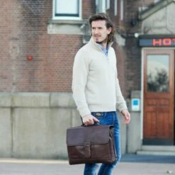 Plevier Quartz Aktetas 1-Vak 15.6" Bruin -Mode Tassenwinkel quartz 353 2 sfeer