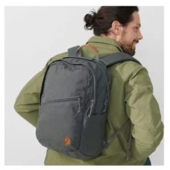 Fjallraven Fjällräven Raven 20 L Backpack Navy 7 Fjallraven Fjällräven Raven 20 L Backpack Navy -Mode Tassenwinkel raven 20 23344 050 c model fjr 1 1