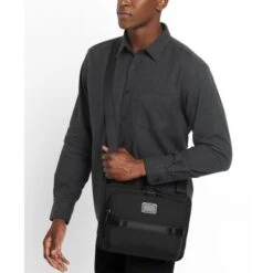 Tumi Alpha Bravo Service Crossbody Black -Mode Tassenwinkel service crossbody 6