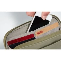 Fjallraven Fjällräven Kanken Travel Wallet Arctic Green 12 Fjallraven Fjällräven Kanken Travel Wallet Arctic Green -Mode Tassenwinkel travelwallet 6