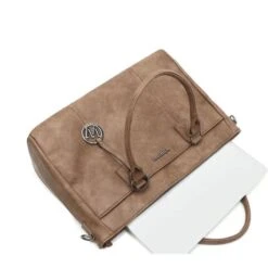 Wimona Carmina Schoudertas 13.3" Taupe 11 Wimona Carmina Schoudertas 13.3" Taupe -Mode Tassenwinkel wimona carmina taupe 6