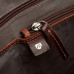 Castelijn & Beerens Renee Sam Laptoptas 15,6" RFID Lichtbruin -Mode Tassenwinkel xl set 4 sam laptoptas 15 6 rfid lichtbruin 1359